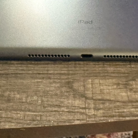 iPad - Sleek midnight 9th GEN 2023 10.2 inch screen laptop case included - Picture 13 of 17